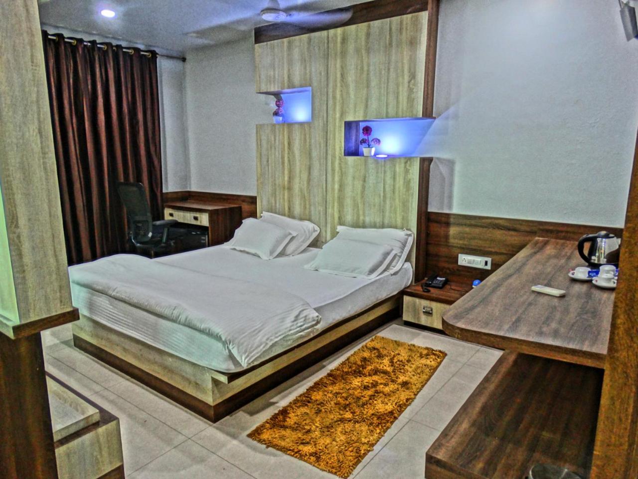 Hotel Garv Residencia Gaya Extérieur photo